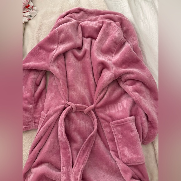 Juicy Couture Robe - Picture 2 of 3